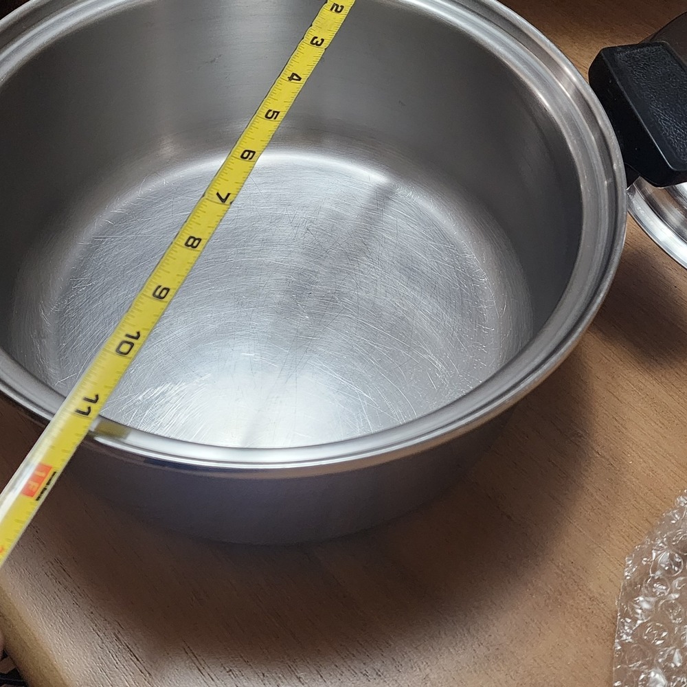 Bio Health America Stainless Steel Pot with lid - Picture 8 of 9